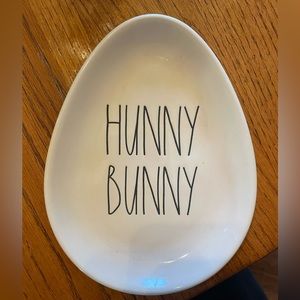 Rae Dunn “Hunny Bunny” 8 inch oval plate. Never used. Perfect Condition!